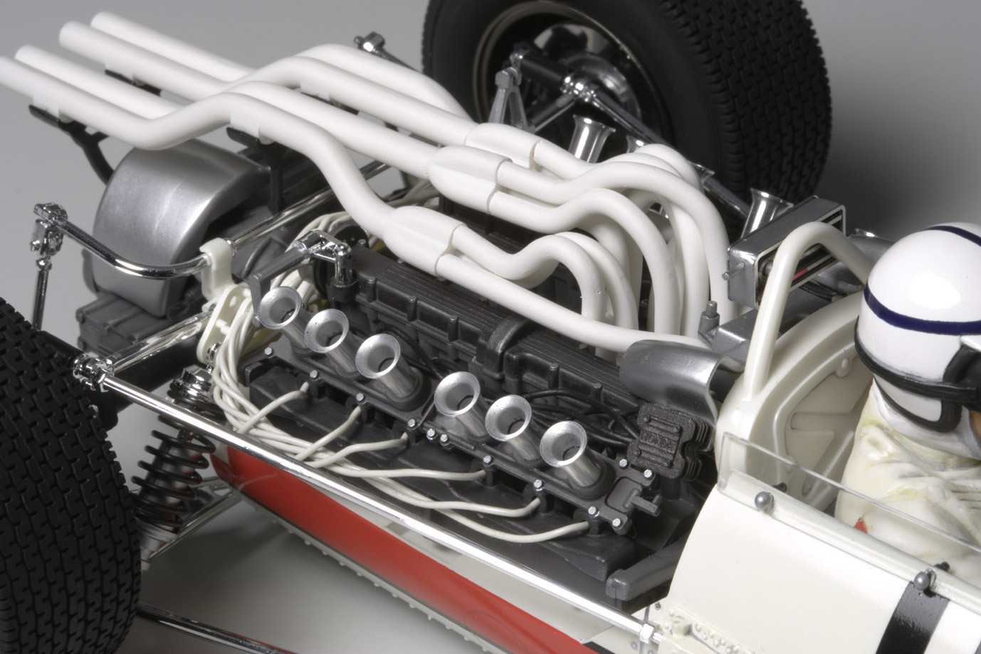 Tamiya Honda RA273 F1 Car with Photo-Etched Parts (12032)
