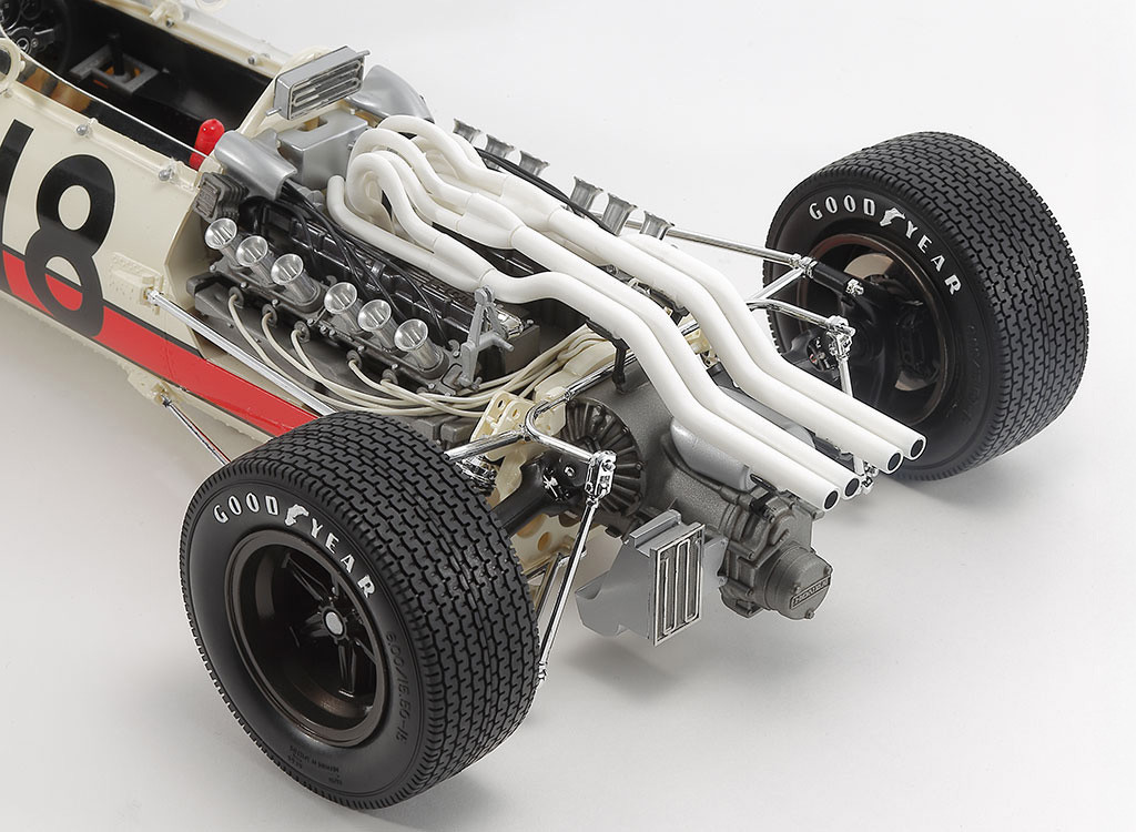 Tamiya Honda RA273 F1 Car with Photo-Etched Parts (12032)