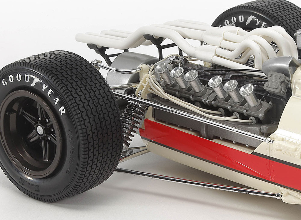 Tamiya Honda RA273 F1 Car with Photo-Etched Parts (12032)
