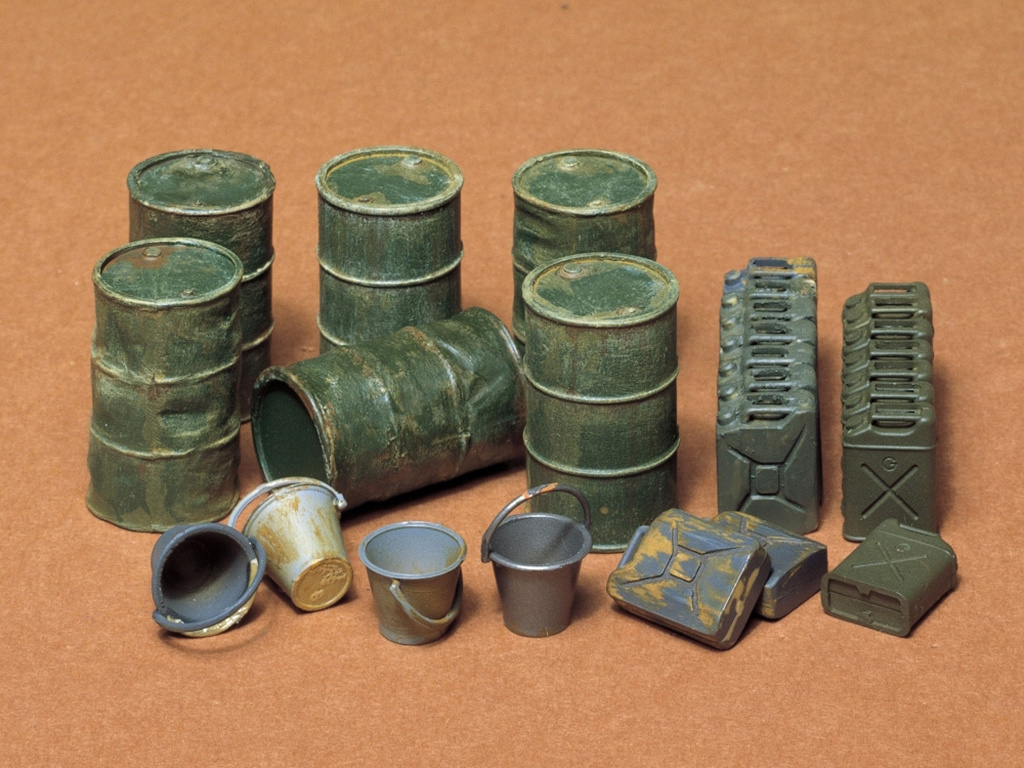 1/35 Tamiya Jerry Cans ( THC 35026)