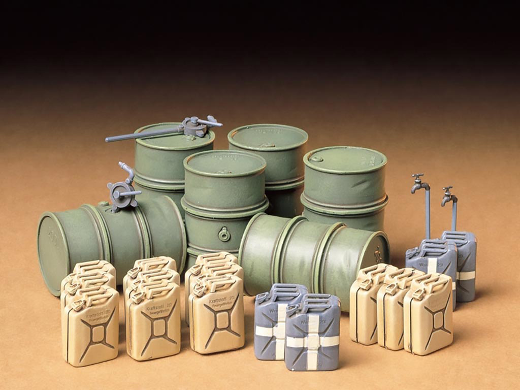 1/35 Tamiya German Fuel Drums ( THC 35186)