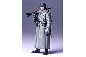 1/16 Tamiya Ger. Machine Gunner (Greatcoat) ( THC 36306)
