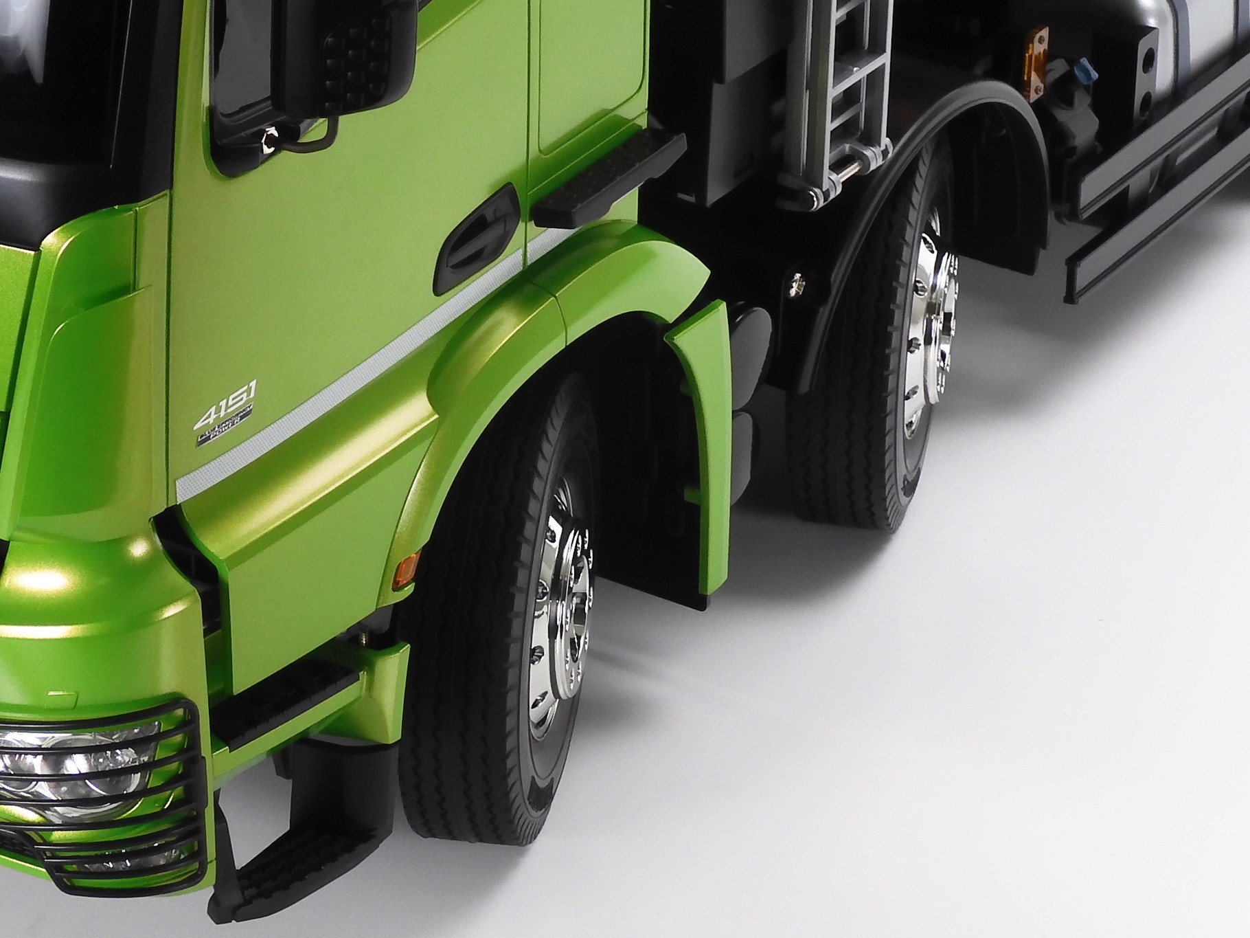 Tamiya Mercedes-Benz Arocs 4151 8x4 Tipper Truck (Candy Green Edition) ( THC 47523)