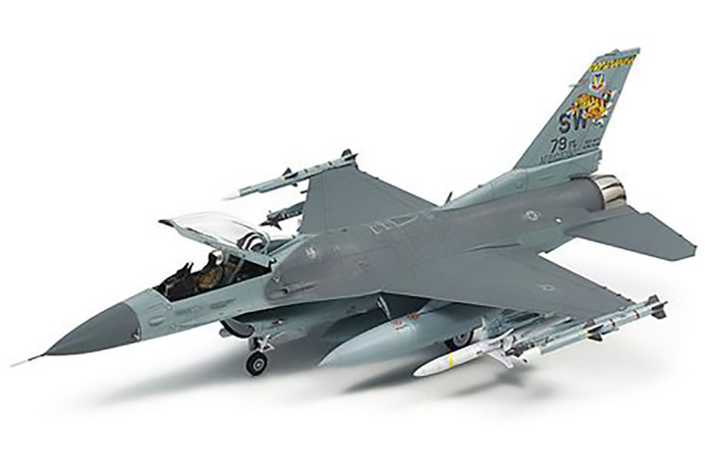 1/72 Tamiya F-16CJ Fighting Falcon Block 50 with equipmnt ( THC 60788)
