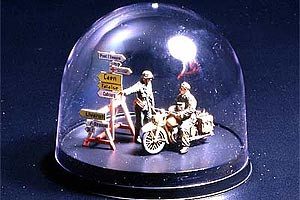 Tamiya Display Case J - Dome Type ( THC 73012)