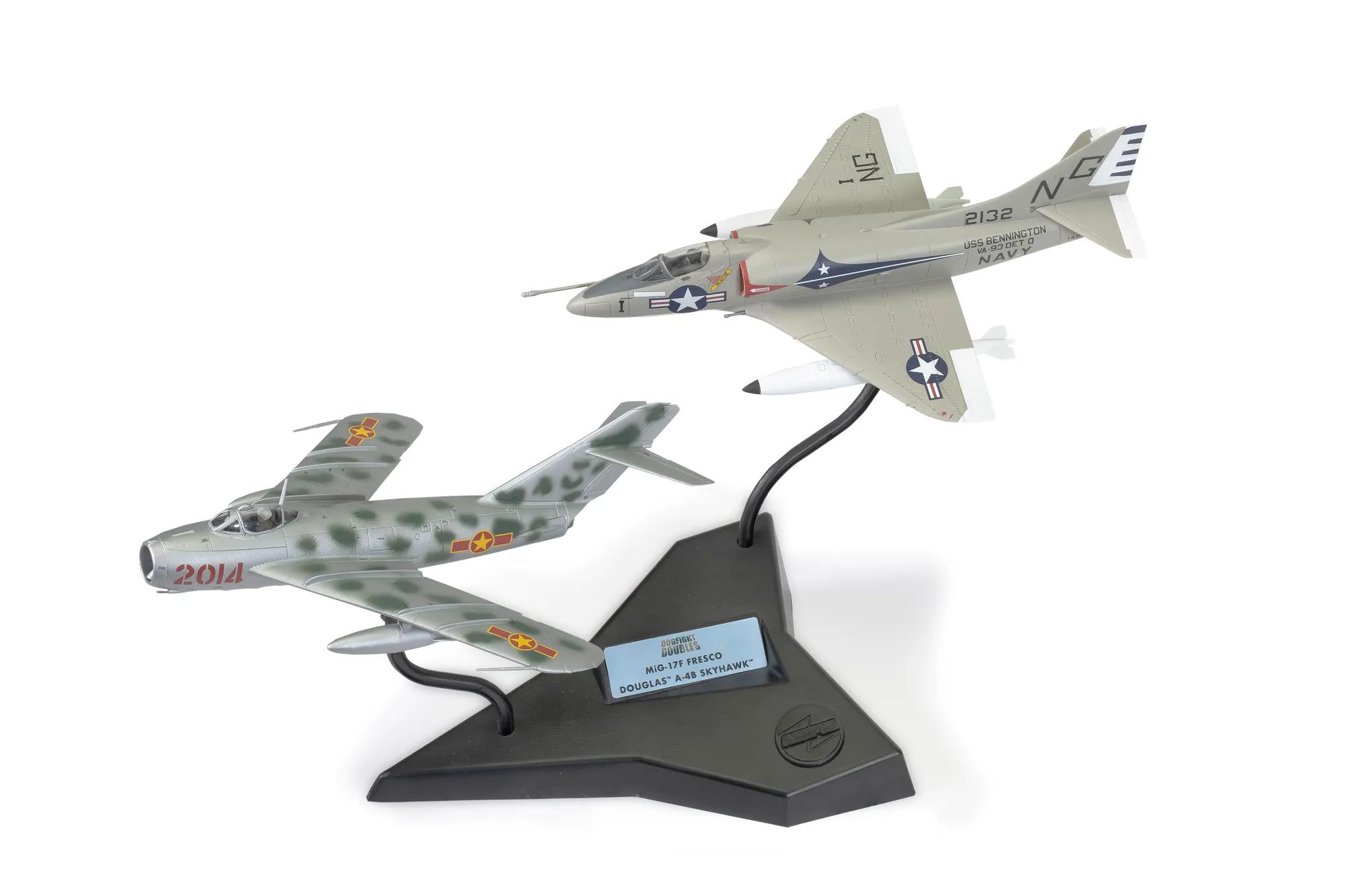 Airfix Mig 17F Fresco Douglas A-4B Skyhawk Dogfight Double (A50185)