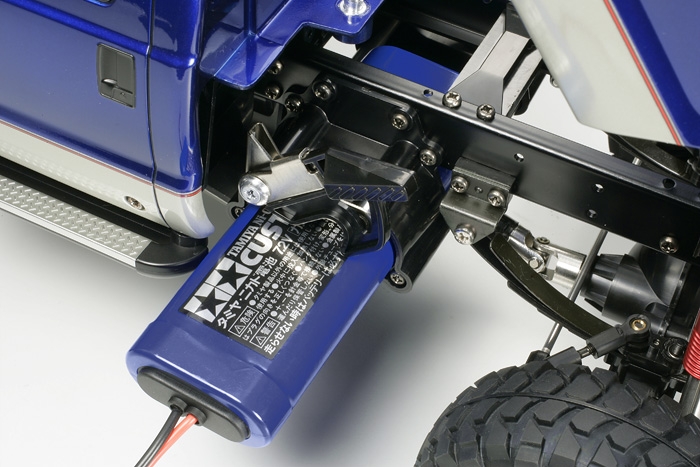 Tamiya Ford F-350 High Lift Pick Up ( THC 58372).