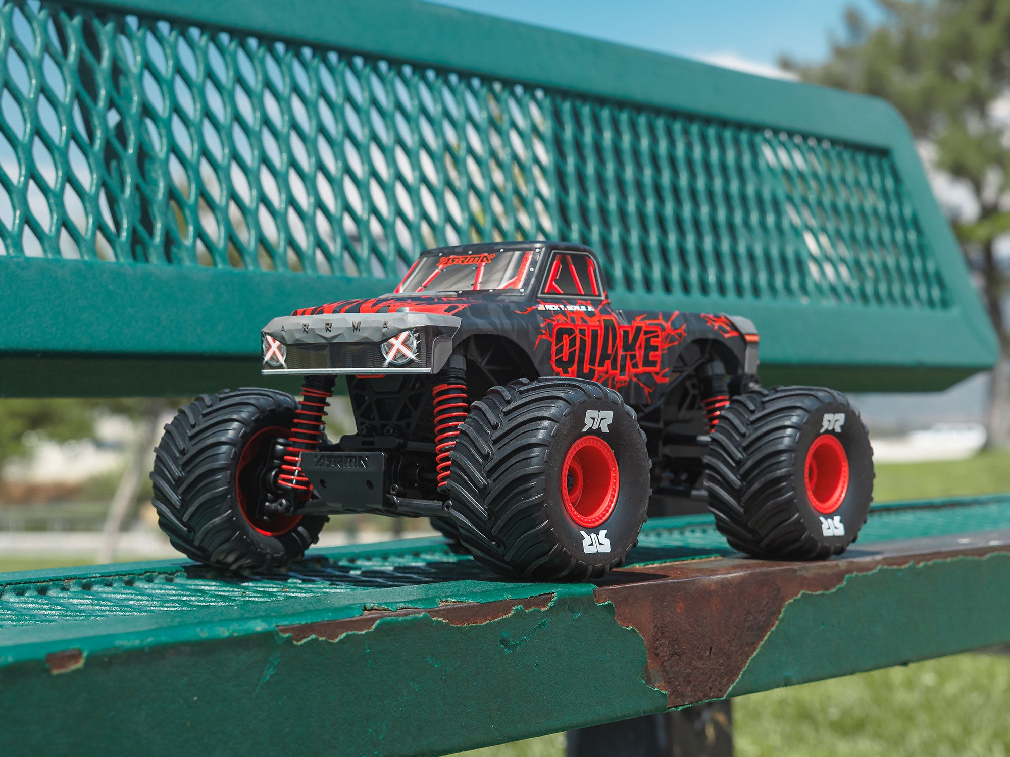Arrma 1/16 QUAKE GROM 4X4 RTR Monster Truck Red (C-ARA2137T1)