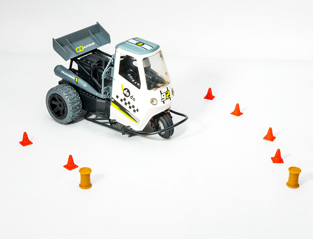 E-ZEE RC Tricycle RTR with Ligh, Sound & Exhaust Functions (EZ-S810)