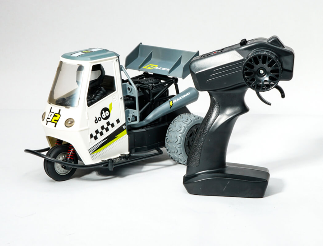 E-ZEE RC Tricycle RTR with Ligh, Sound & Exhaust Functions (EZ-S810)