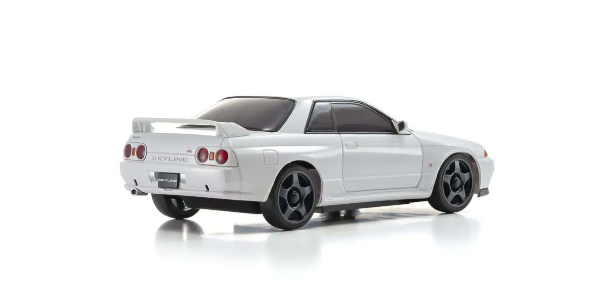 Kyosho Mini-Z AWD Nissan Skyline GT-R Nismo R32 White (K.32639W)