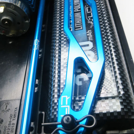 Yeah Racing Aluminium Battery Plate For Tamiya TT02 TT02B (TT02-022BU)